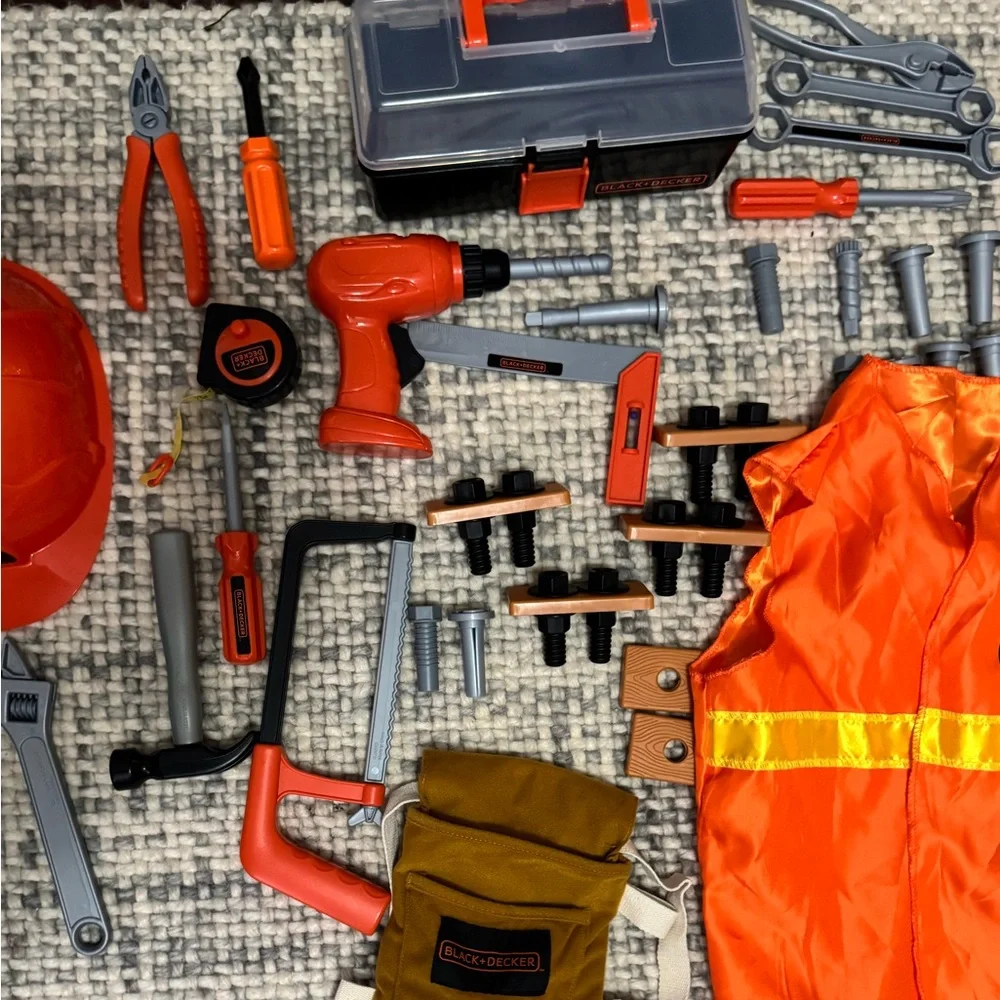 Black and Decker tools pretend play set - Picture 3 of 5